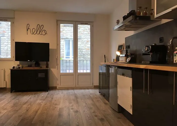 Cosy Flat شقة شيربوغ أون كوتننتين